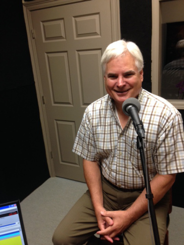 Warren Montgomery speaks on the Lake 94.7